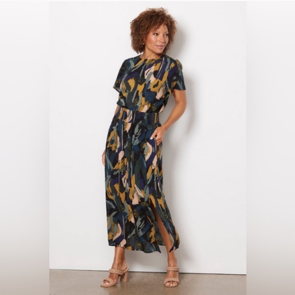 Evereve Dresses & Skirts - Evereve Alexis Smocked Midi Dress in Painterly Print